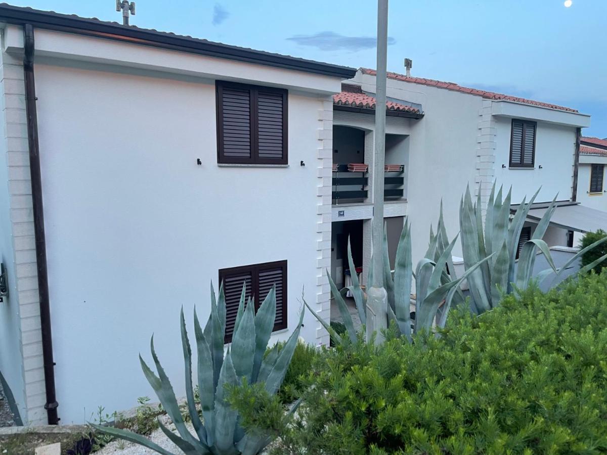 Residence4A-Appartamento Rosso Ровини Екстериор снимка