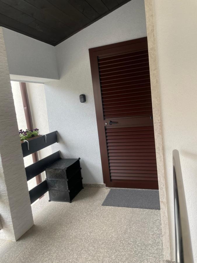 Residence4A-Appartamento Rosso Ровини Екстериор снимка