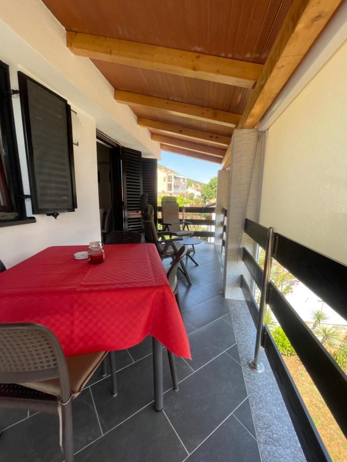 Residence4A-Appartamento Rosso Ровини Екстериор снимка
